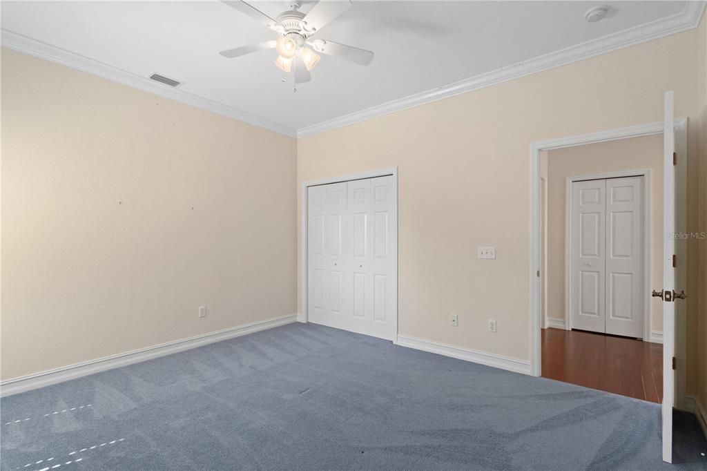 For Sale: $409,900 (3 beds, 3 baths, 2572 Square Feet)