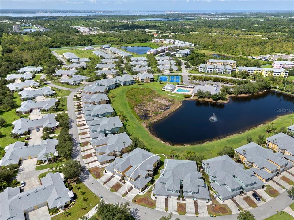 For Sale: $409,900 (3 beds, 3 baths, 2572 Square Feet)