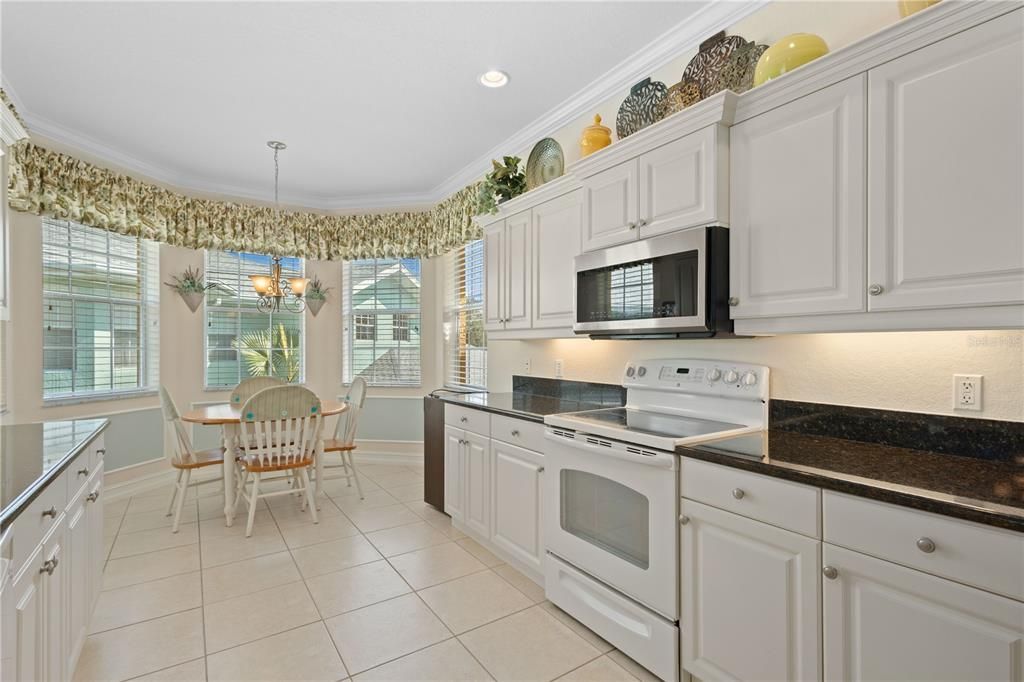 For Sale: $409,900 (3 beds, 3 baths, 2572 Square Feet)