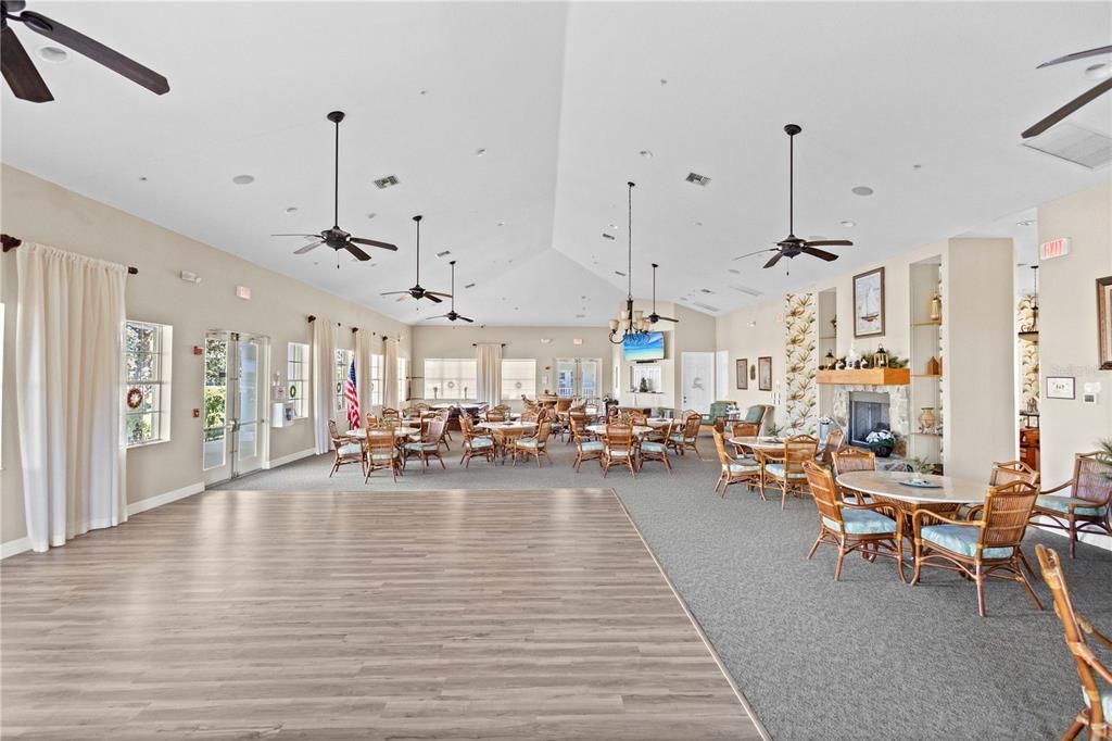 For Sale: $409,900 (3 beds, 3 baths, 2572 Square Feet)