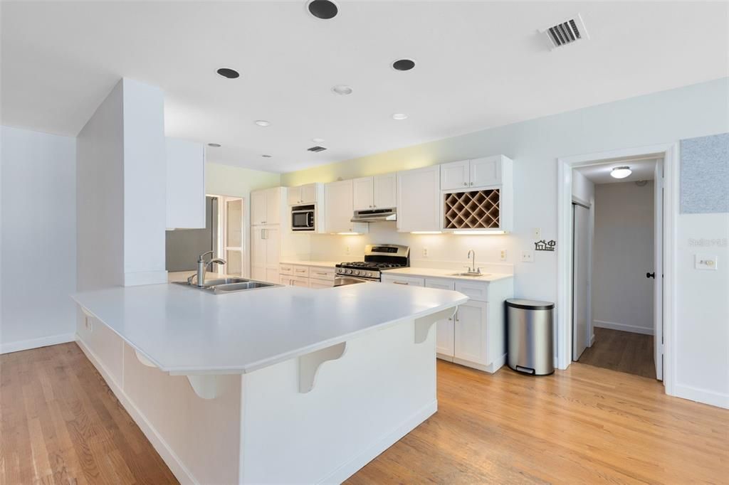 En Venta: $2,490,000 (5 camas, 4 baños, 3948 Pies cuadrados)