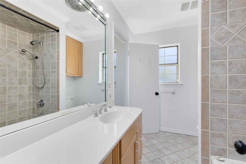 En Venta: $2,490,000 (5 camas, 4 baños, 3948 Pies cuadrados)