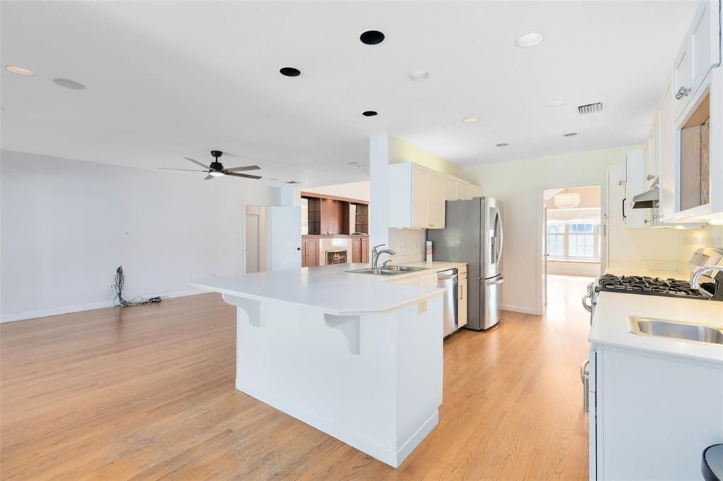 En Venta: $2,490,000 (5 camas, 4 baños, 3948 Pies cuadrados)