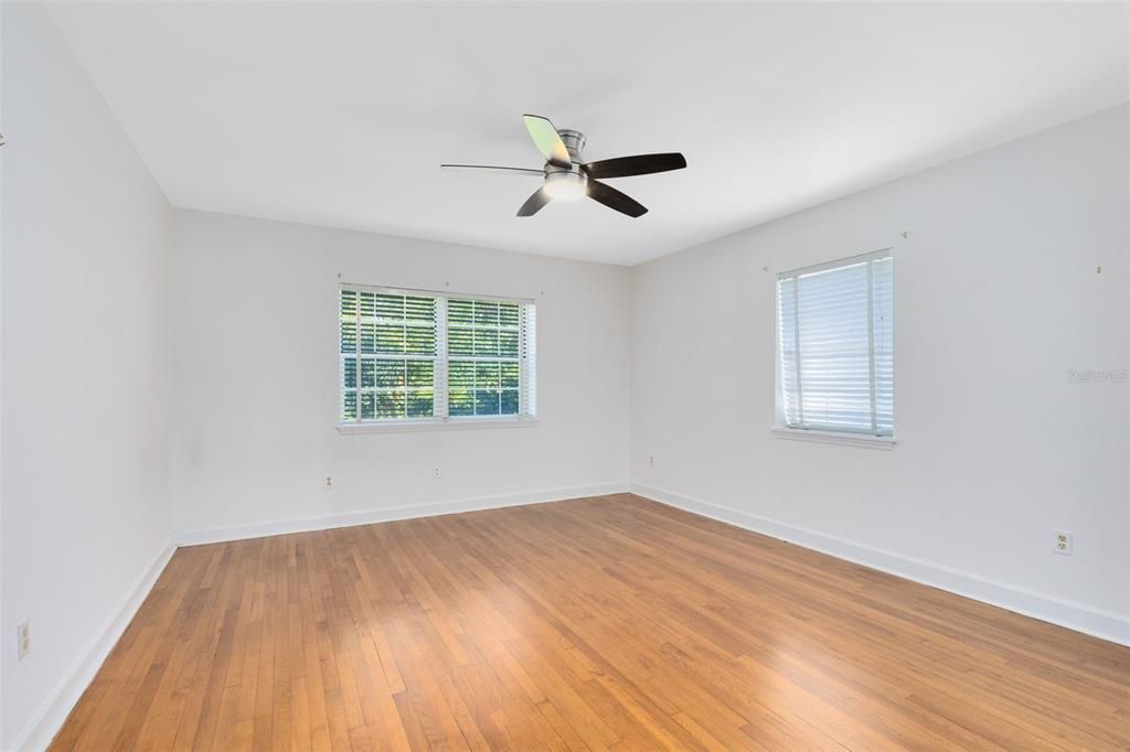 En Venta: $2,490,000 (5 camas, 4 baños, 3948 Pies cuadrados)