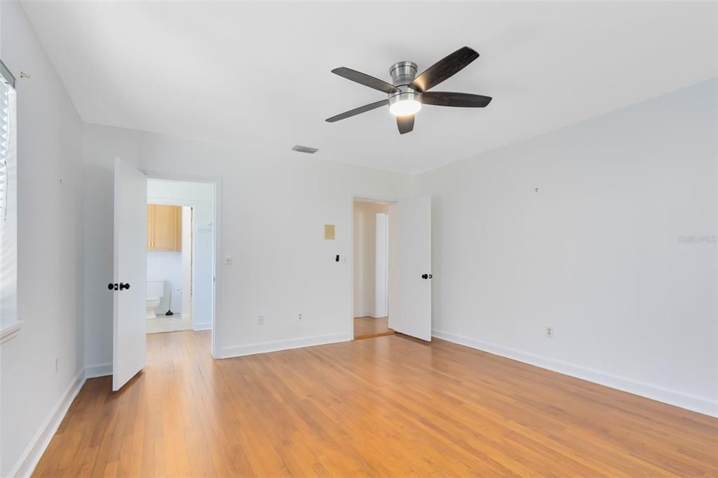 En Venta: $2,490,000 (5 camas, 4 baños, 3948 Pies cuadrados)