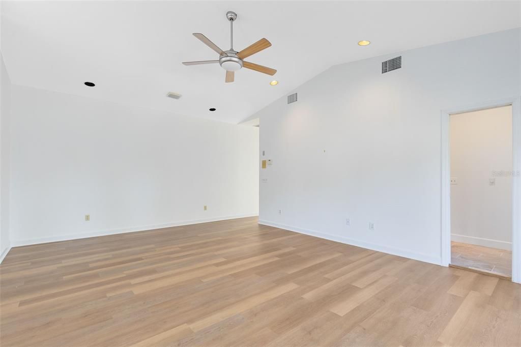 En Venta: $2,490,000 (5 camas, 4 baños, 3948 Pies cuadrados)