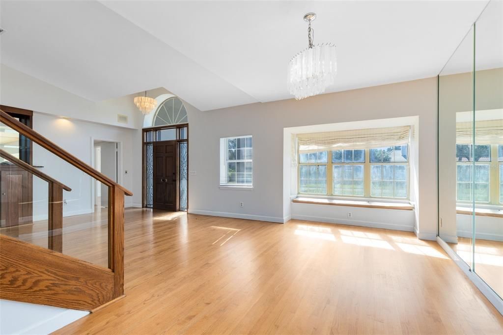 En Venta: $2,490,000 (5 camas, 4 baños, 3948 Pies cuadrados)