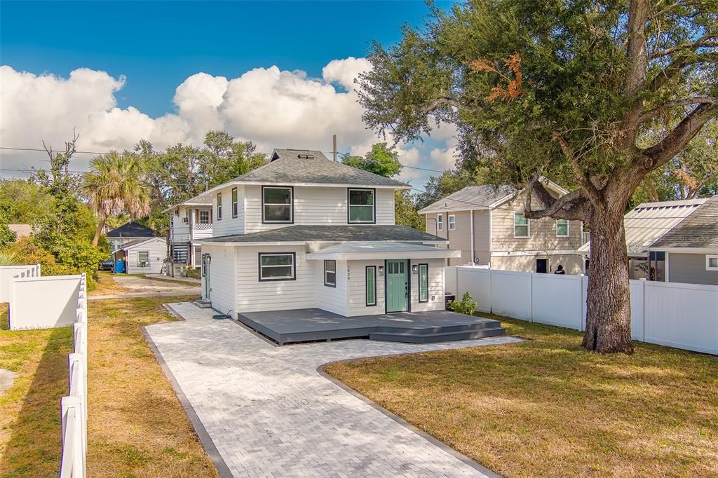 For Sale: $699,000 (3 beds, 2 baths, 1468 Square Feet)