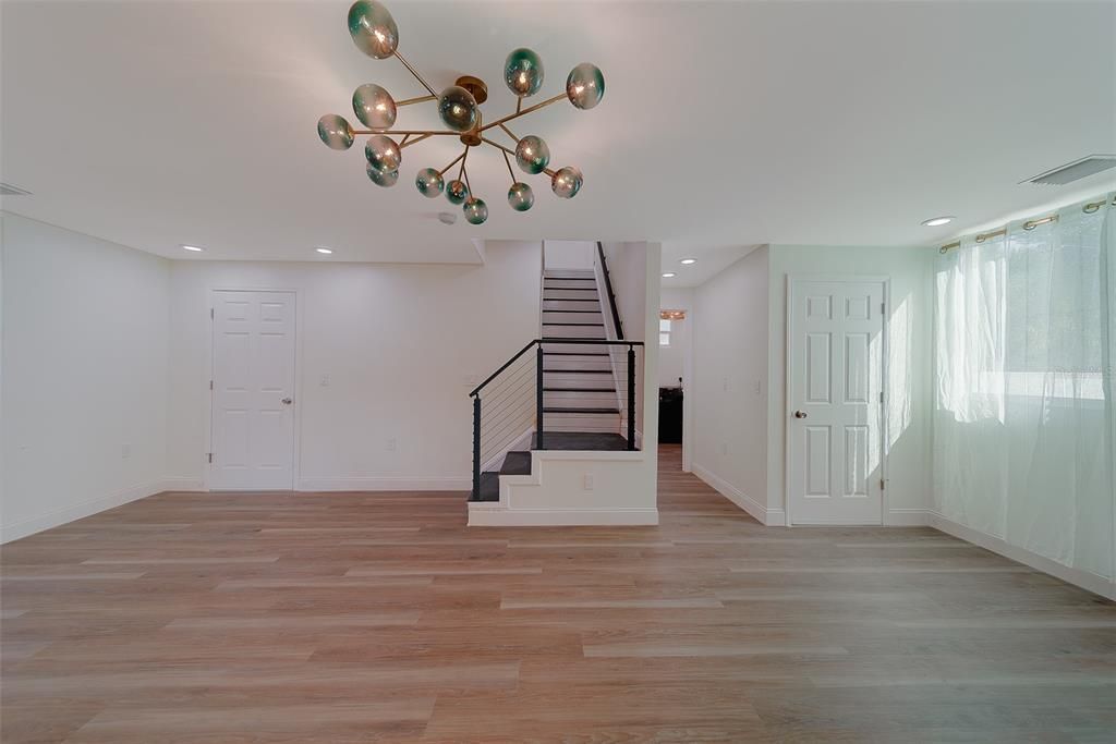 For Sale: $699,000 (3 beds, 2 baths, 1468 Square Feet)