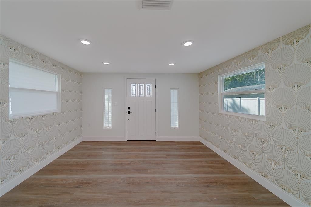 For Sale: $699,000 (3 beds, 2 baths, 1468 Square Feet)