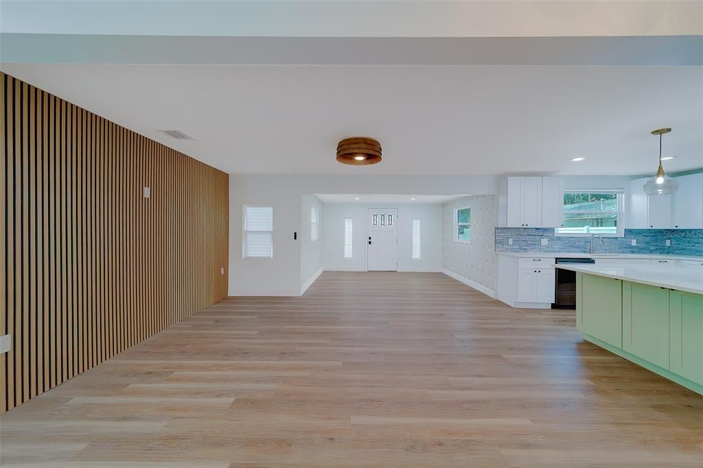 For Sale: $699,000 (3 beds, 2 baths, 1468 Square Feet)