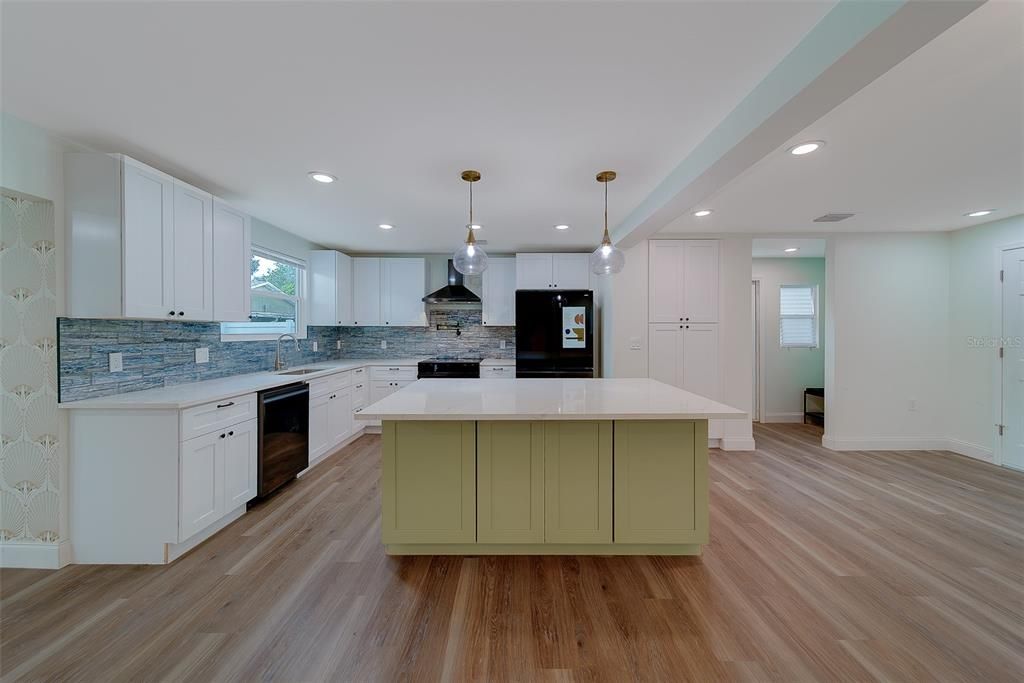 For Sale: $699,000 (3 beds, 2 baths, 1468 Square Feet)