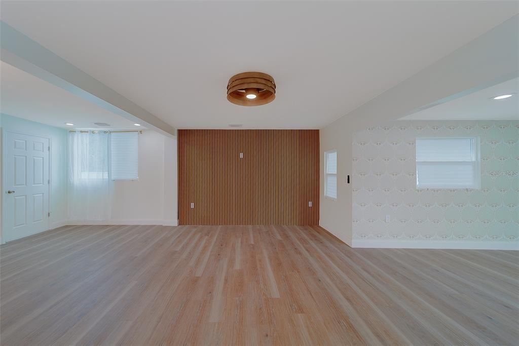 For Sale: $699,000 (3 beds, 2 baths, 1468 Square Feet)