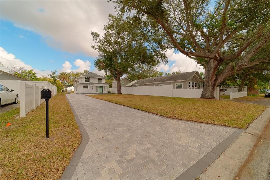 For Sale: $699,000 (3 beds, 2 baths, 1468 Square Feet)