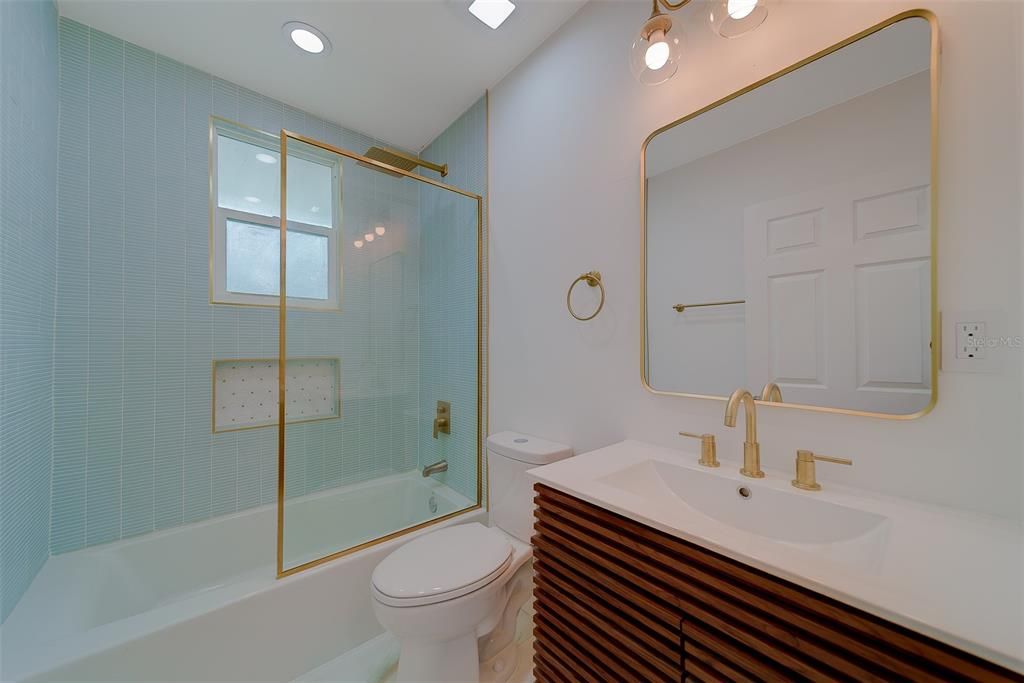 For Sale: $699,000 (3 beds, 2 baths, 1468 Square Feet)