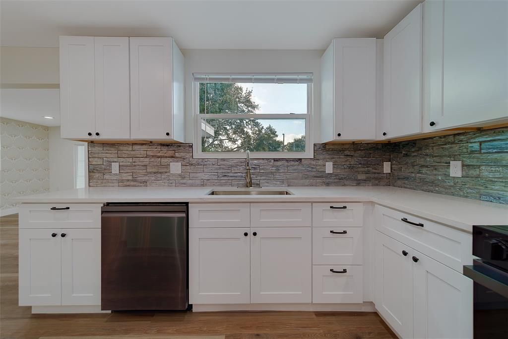 For Sale: $699,000 (3 beds, 2 baths, 1468 Square Feet)