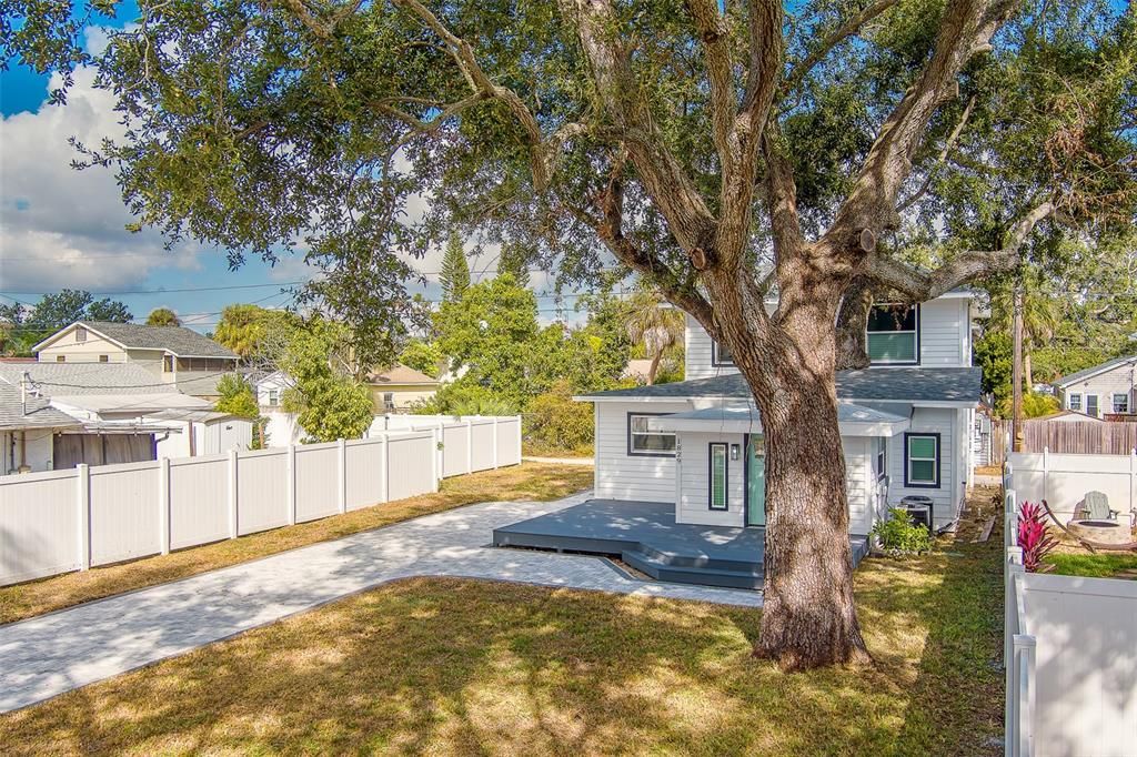 For Sale: $699,000 (3 beds, 2 baths, 1468 Square Feet)