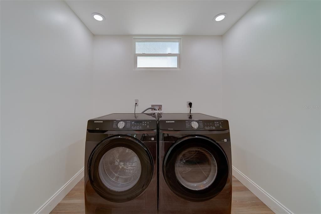 For Sale: $699,000 (3 beds, 2 baths, 1468 Square Feet)