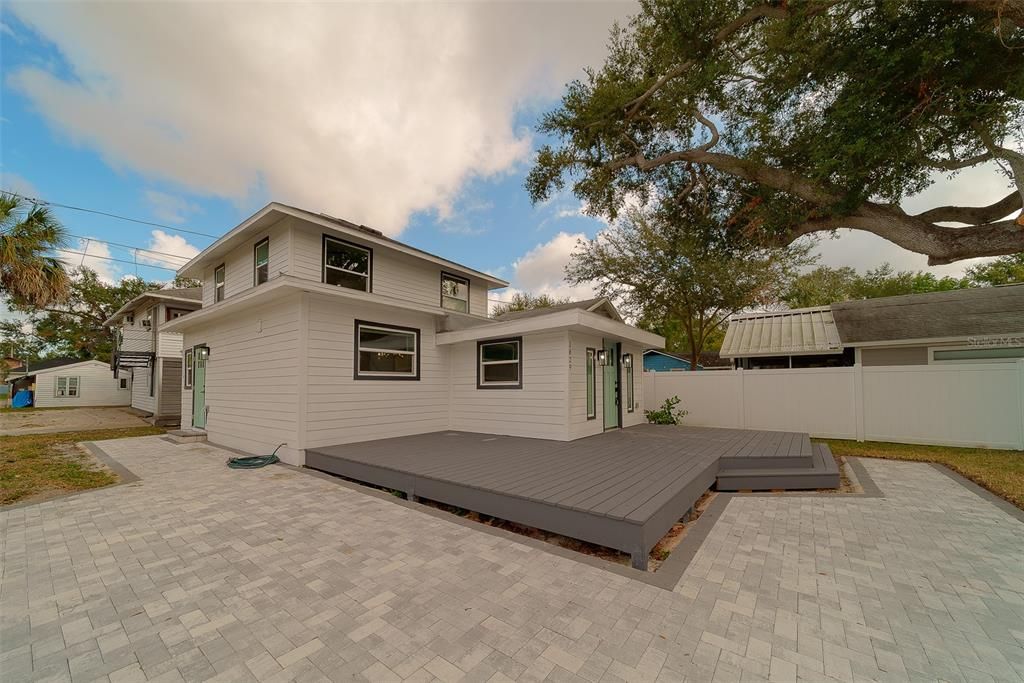 For Sale: $699,000 (3 beds, 2 baths, 1468 Square Feet)