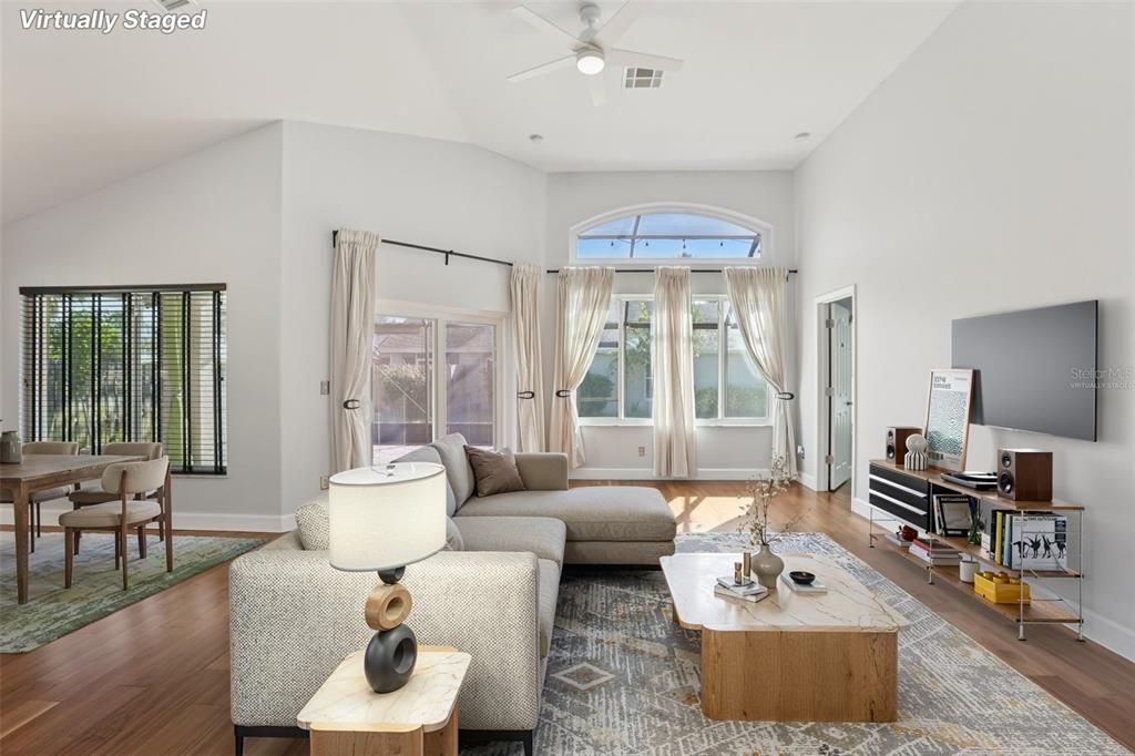 合同活跃: $460,000 (3 贝兹, 2 浴室, 1836 平方英尺)