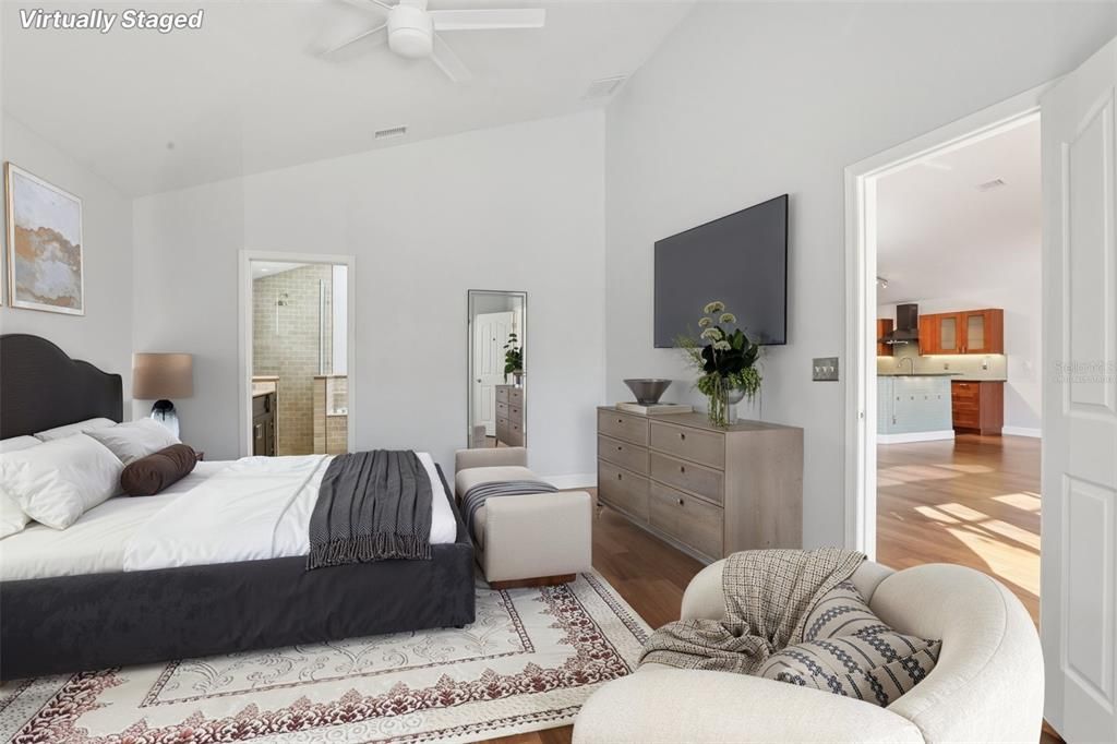 合同活跃: $460,000 (3 贝兹, 2 浴室, 1836 平方英尺)