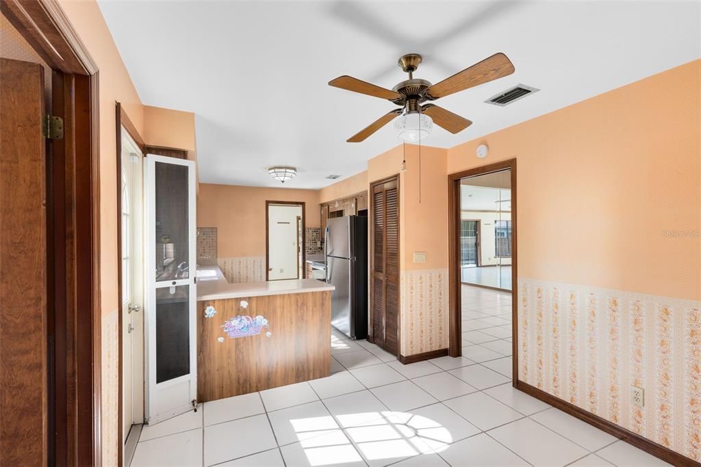 Activo con contrato: $374,900 (3 camas, 2 baños, 1464 Pies cuadrados)