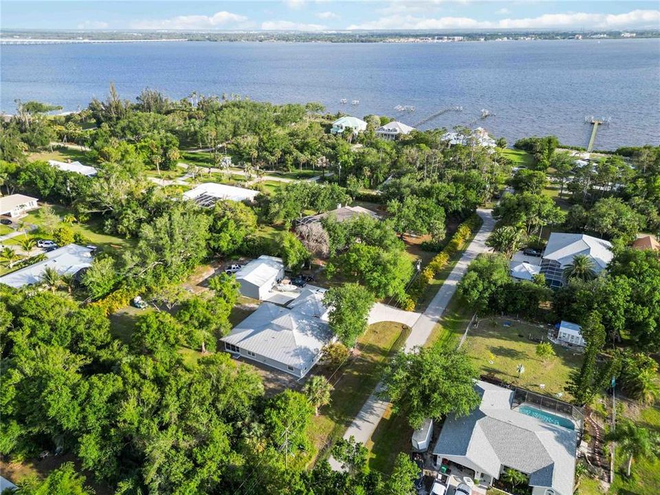 For Sale: $695,000 (4 beds, 3 baths, 2897 Square Feet)