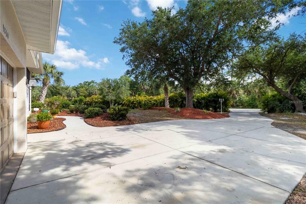 For Sale: $695,000 (4 beds, 3 baths, 2897 Square Feet)