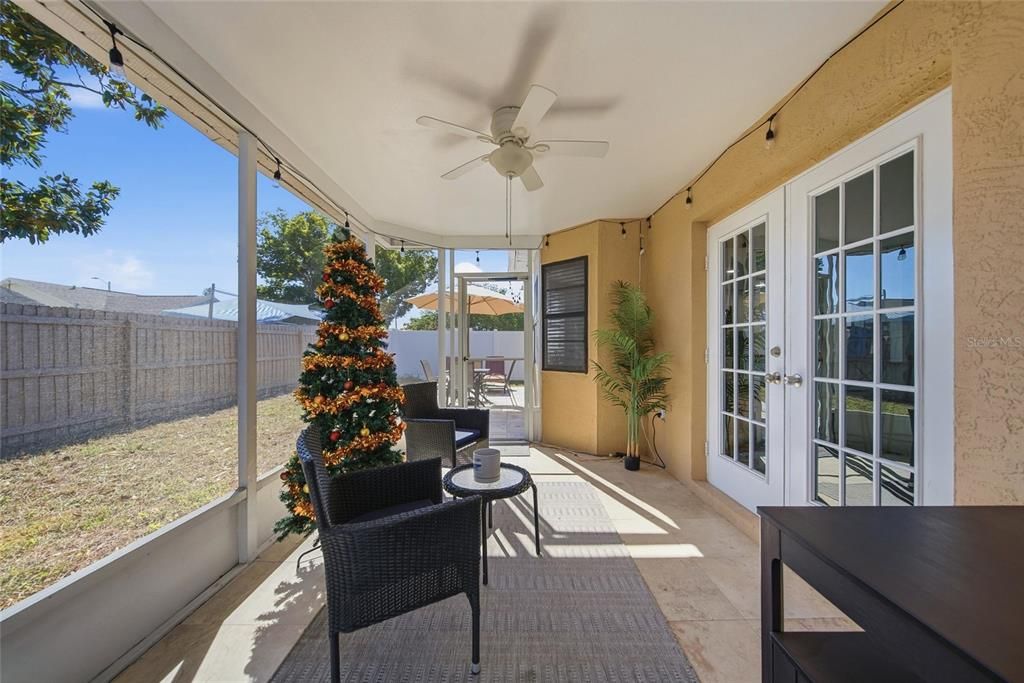 For Sale: $325,000 (2 beds, 2 baths, 1239 Square Feet)