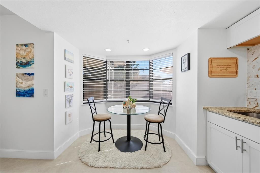 For Sale: $325,000 (2 beds, 2 baths, 1239 Square Feet)