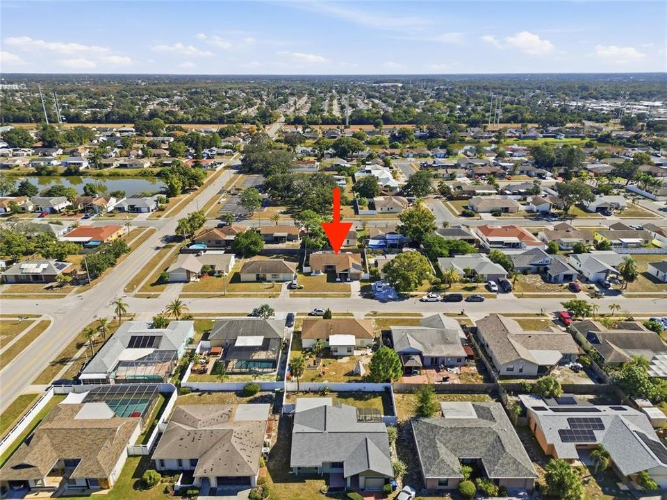 For Sale: $325,000 (2 beds, 2 baths, 1239 Square Feet)