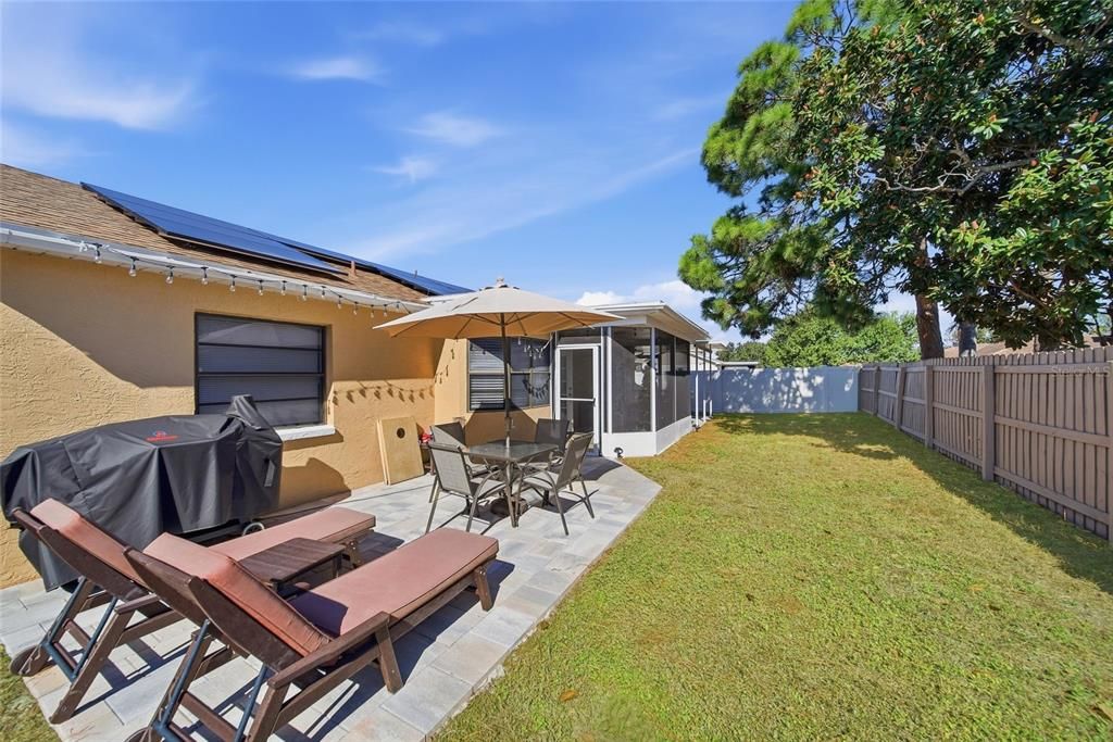 For Sale: $325,000 (2 beds, 2 baths, 1239 Square Feet)