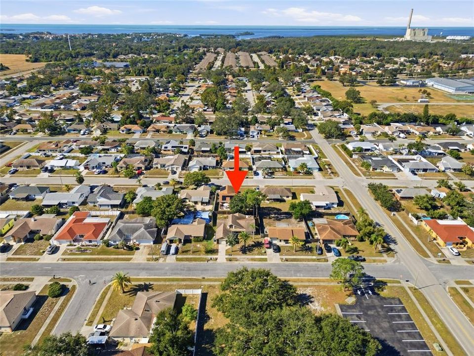 For Sale: $325,000 (2 beds, 2 baths, 1239 Square Feet)