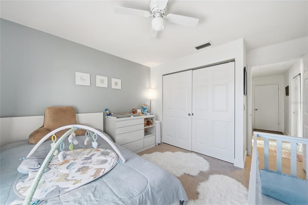 For Sale: $325,000 (2 beds, 2 baths, 1239 Square Feet)