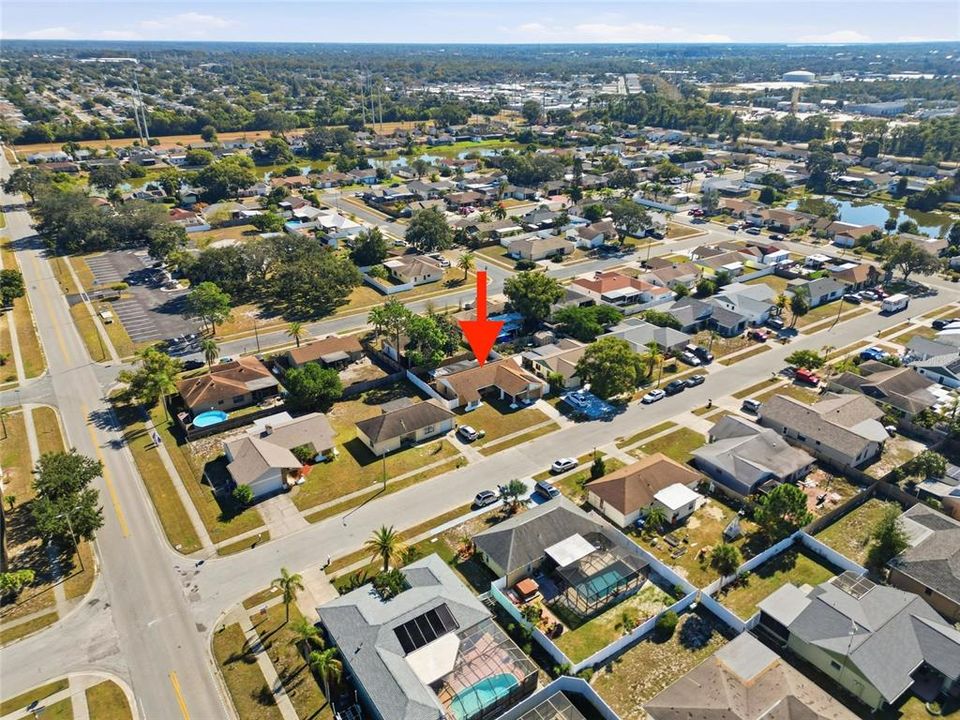 For Sale: $325,000 (2 beds, 2 baths, 1239 Square Feet)