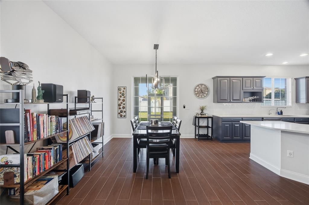 待售: $358,000 (3 贝兹, 2 浴室, 1860 平方英尺)