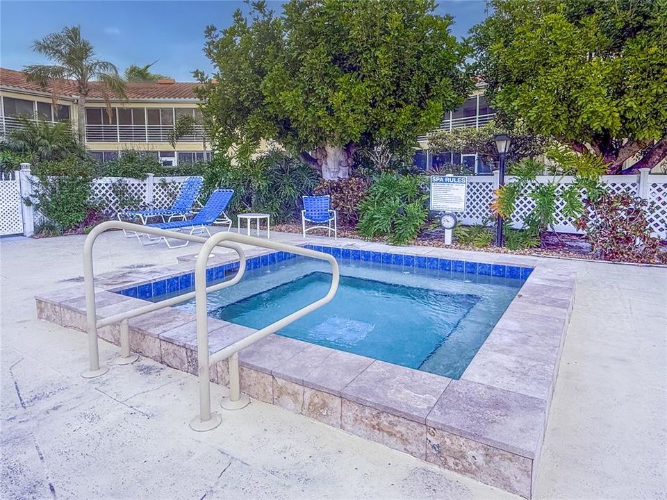 待售: $235,000 (2 贝兹, 2 浴室, 1341 平方英尺)