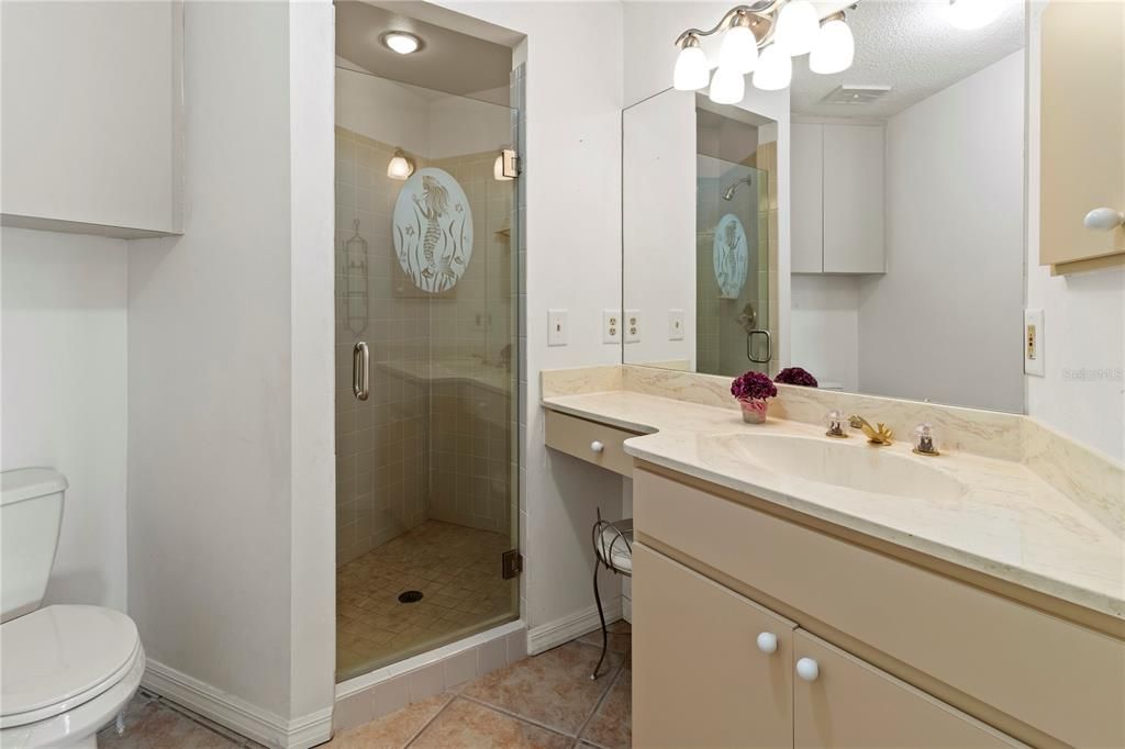 待售: $235,000 (2 贝兹, 2 浴室, 1341 平方英尺)