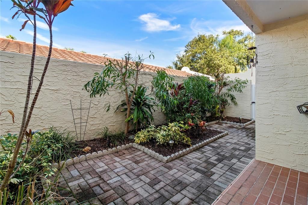 待售: $235,000 (2 贝兹, 2 浴室, 1341 平方英尺)