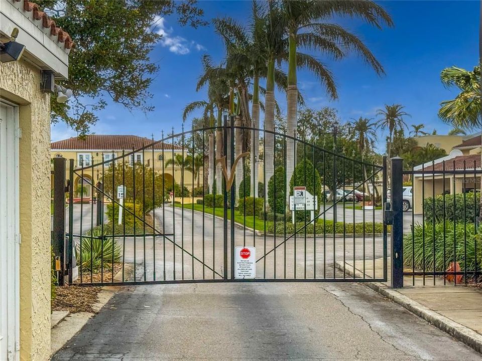 待售: $235,000 (2 贝兹, 2 浴室, 1341 平方英尺)