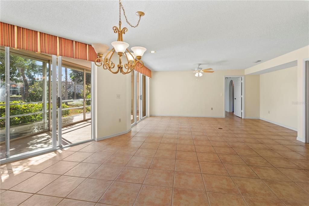 待售: $235,000 (2 贝兹, 2 浴室, 1341 平方英尺)