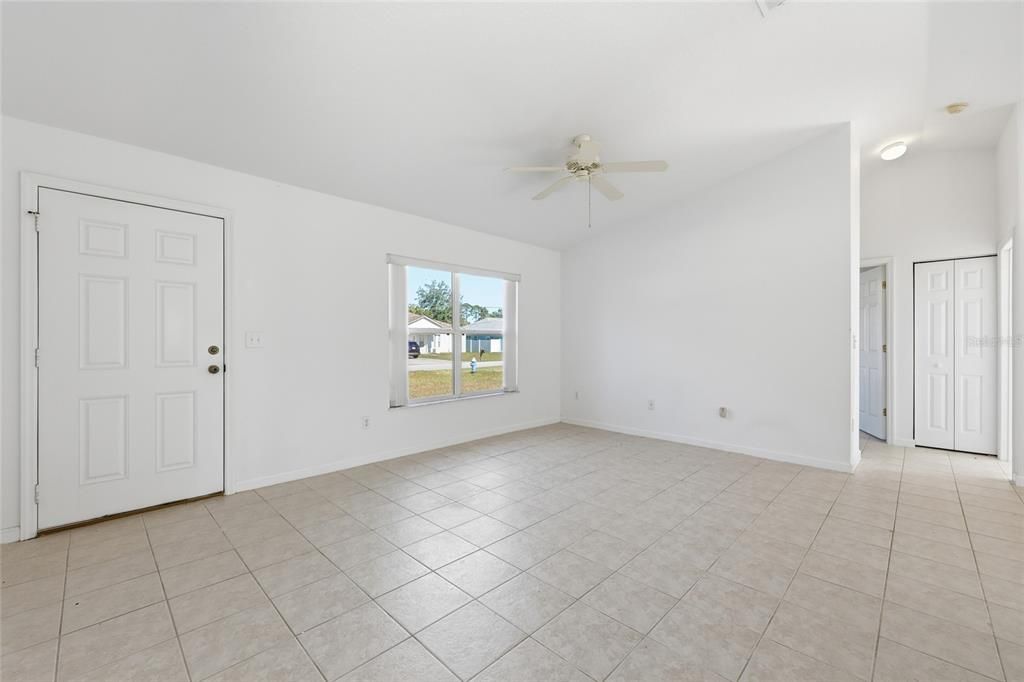 На продажу: $254,000 (3 спален, 2 ванн, 1206 Квадратных фут)