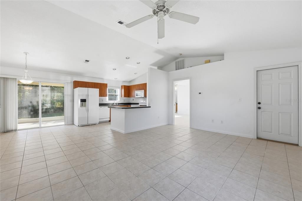 На продажу: $254,000 (3 спален, 2 ванн, 1206 Квадратных фут)