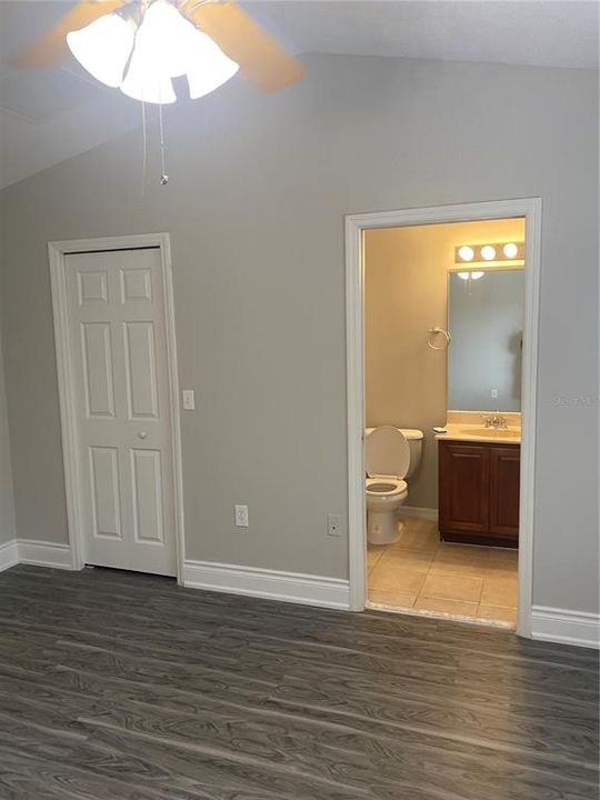 В аренду: $1,900 (2 спален, 2 ванн, 1322 Квадратных фут)