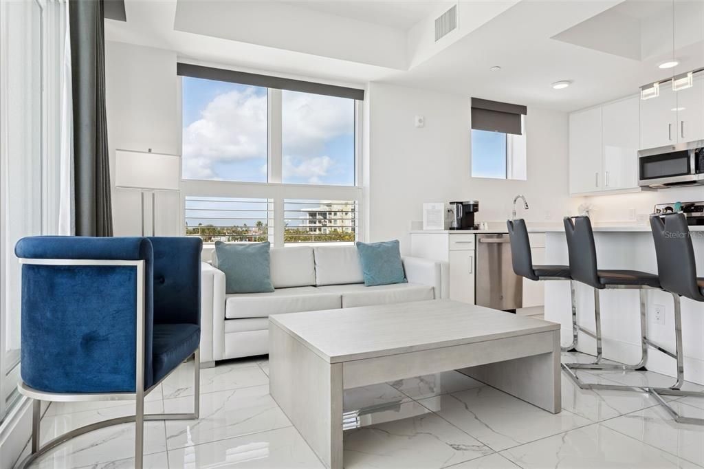 待售: $1,079,000 (2 贝兹, 2 浴室, 1009 平方英尺)