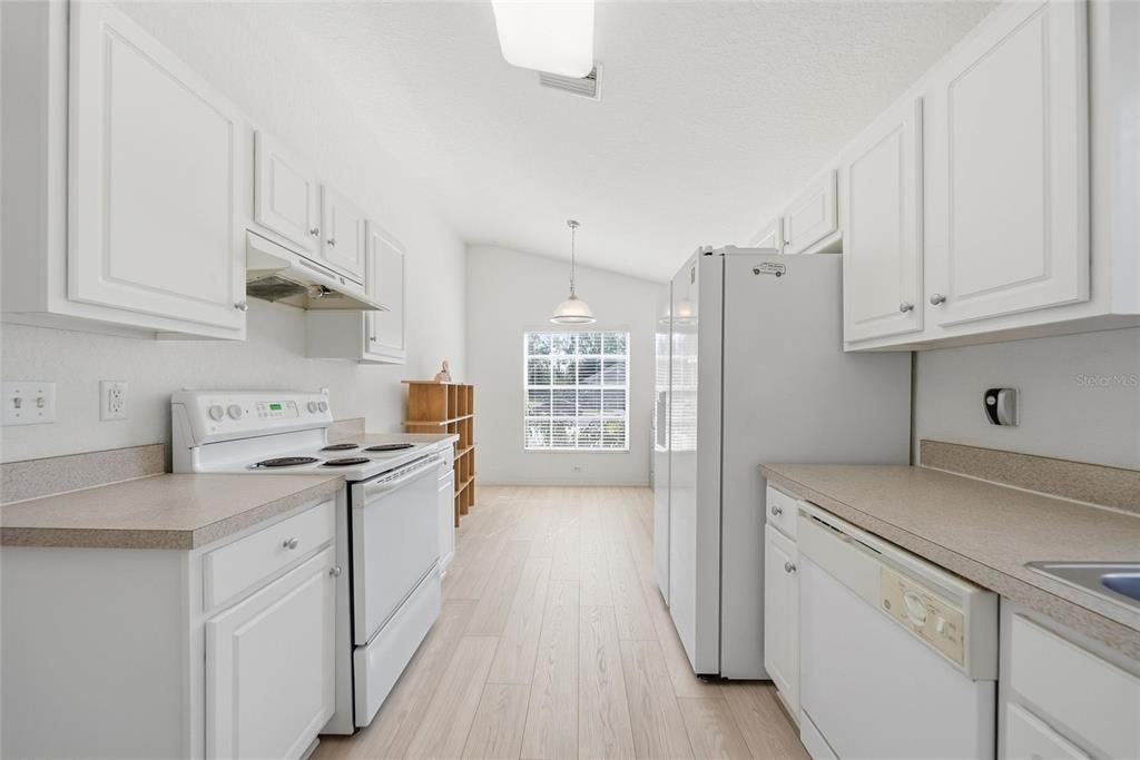 For Sale: $335,000 (3 beds, 2 baths, 1753 Square Feet)