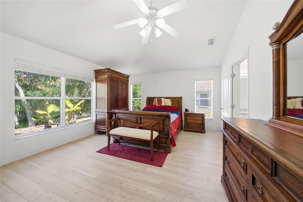 For Sale: $335,000 (3 beds, 2 baths, 1753 Square Feet)