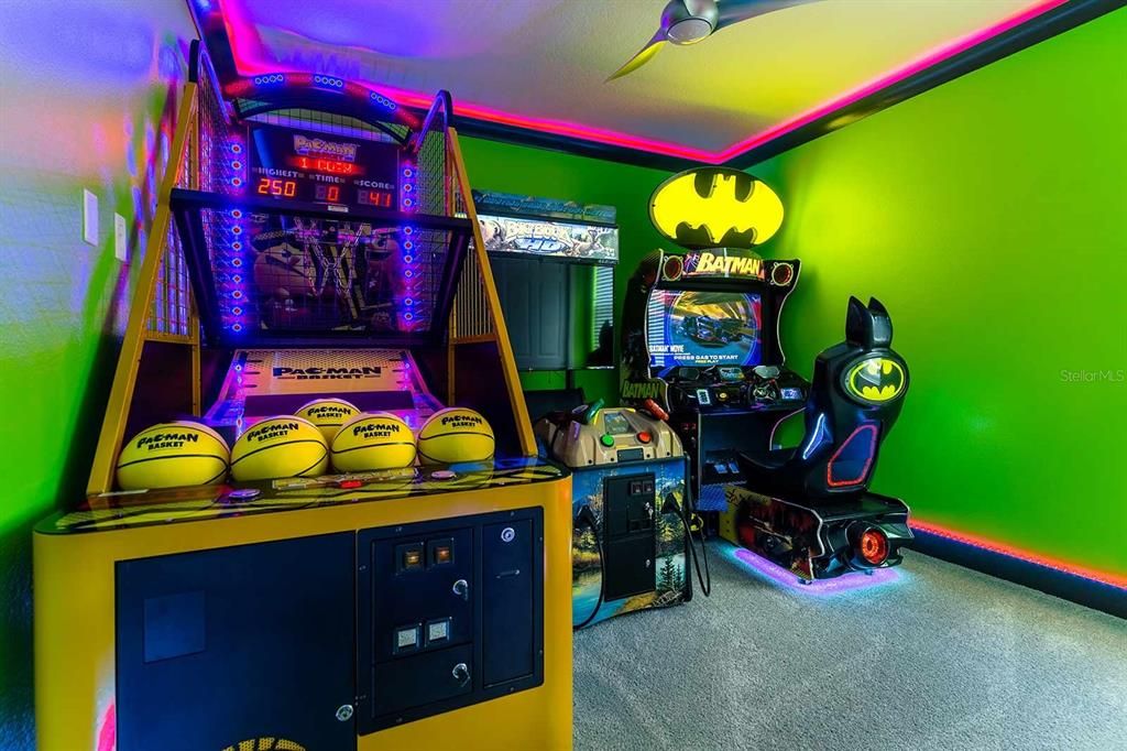 For Sale: $815,000 (9 beds, 6 baths, 4828 Square Feet)