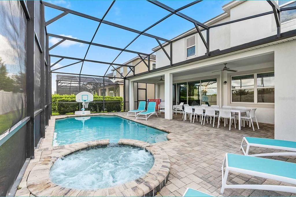 For Sale: $815,000 (9 beds, 6 baths, 4828 Square Feet)