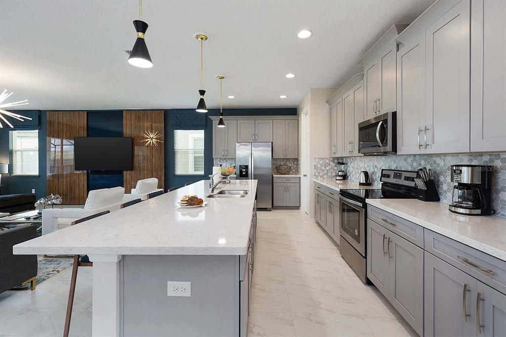 For Sale: $815,000 (9 beds, 6 baths, 4828 Square Feet)